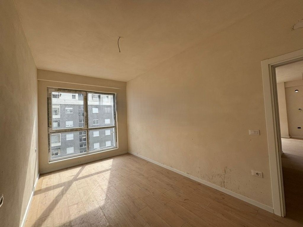 SHITET APARTAMENT 2+1 ,KOMUNA E PARISIT TEK BEGA 07! 300,000 €