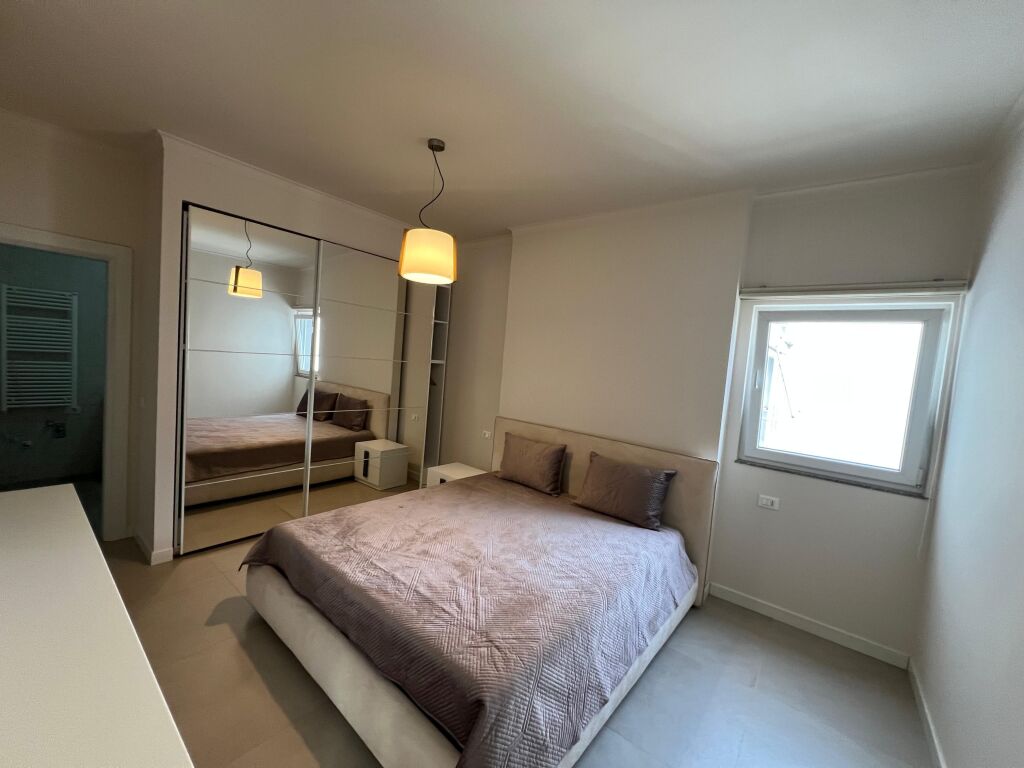 VENDESI APPARTAMENTO 2+1 NELLA ZONA DEL COMUNE DI PARIGI