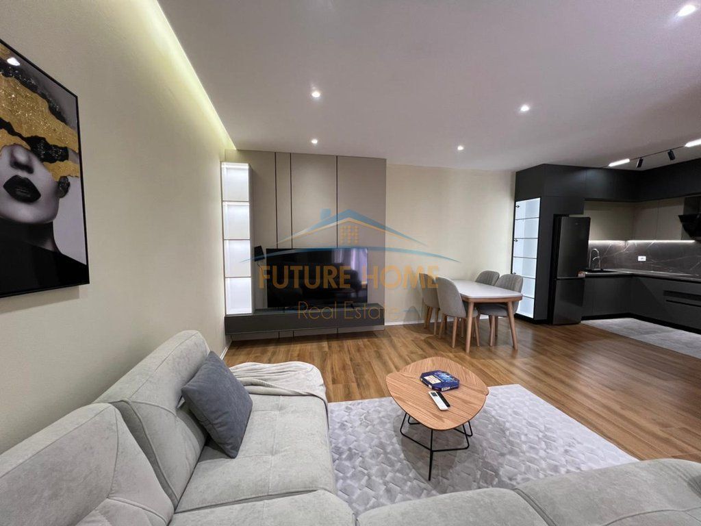 SHITET APARTAMENT 1+1 GALERIA ROMA ,RRUGA E KAVAJES