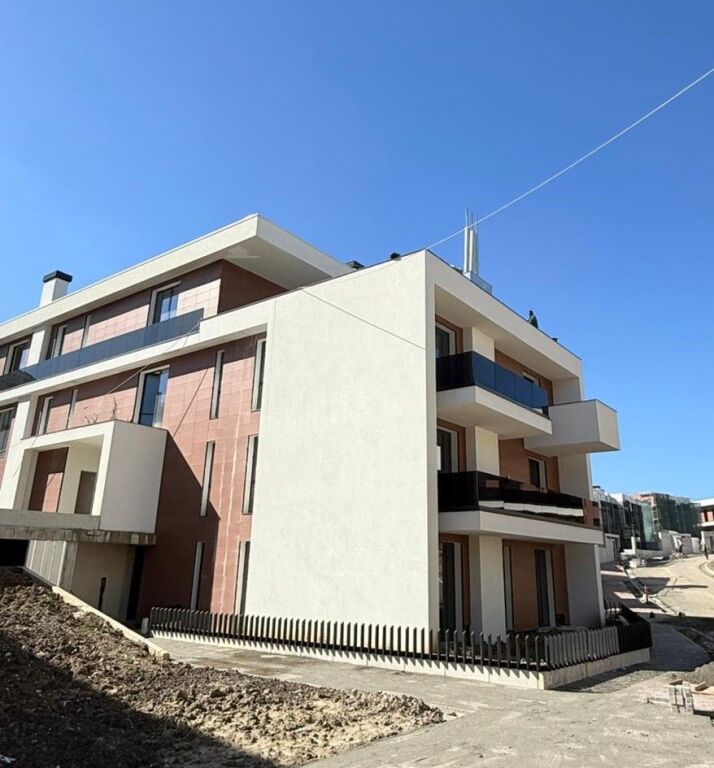 Shitet apartament 2+1+2 tek Kompleksi “Tulipan Residence”