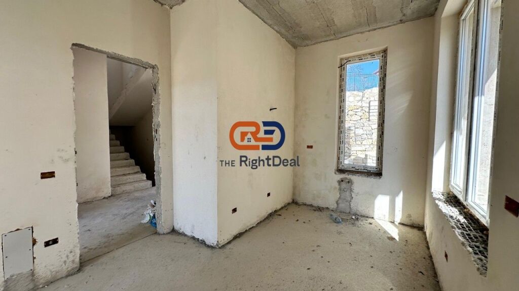 A Teg, presso la Residenza Secret Garden, Ville Individuali in Vendita a Prezzo d'Occasione !!