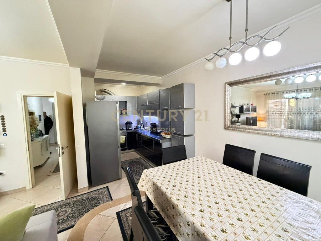 Apartament 2+1+2 per shitje ne Bllok