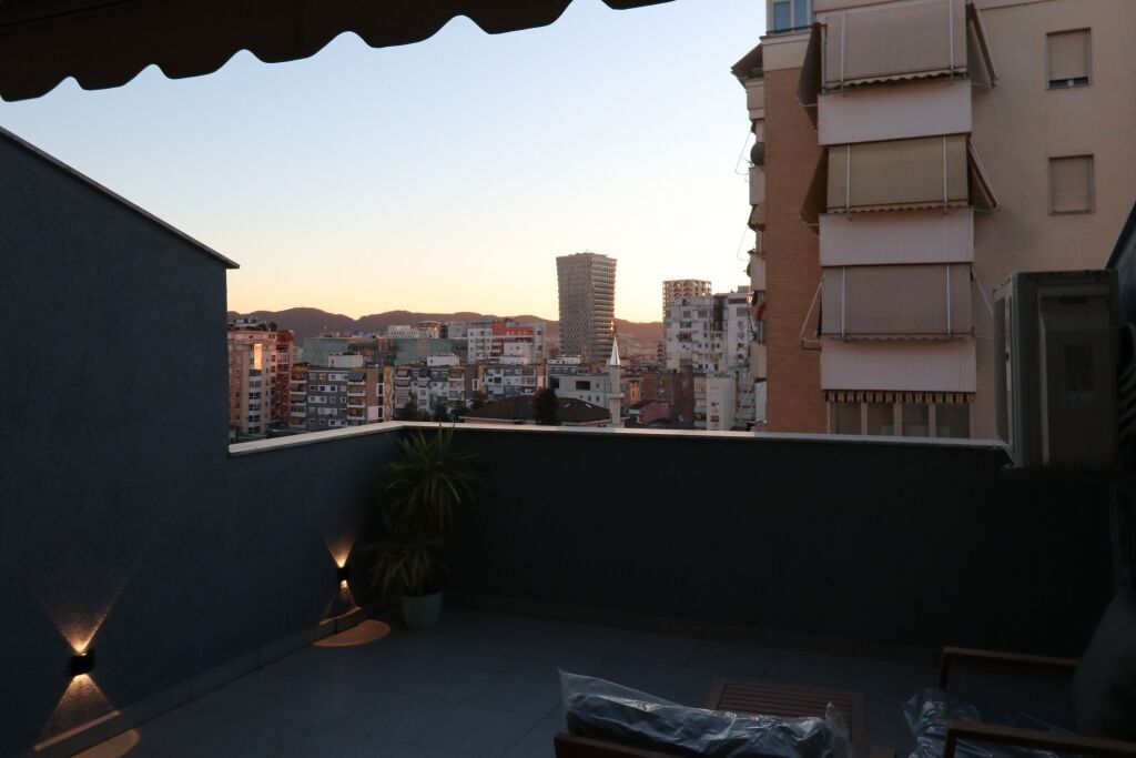 Apartment 2+1+2+2+ Parking for rent