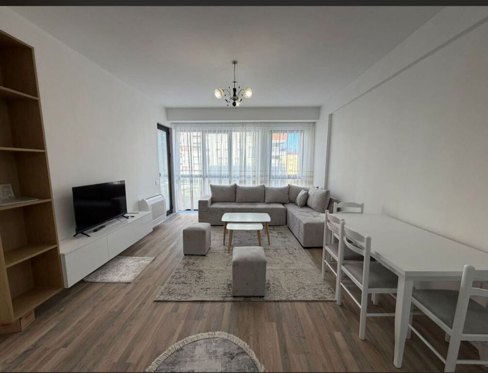 🏢 Apartment 1+1 for rent – Astir, near Villa L2  📍 Location: Astir, near Villa L2 🏗️ Newly completed building 🏢 Floor: 2 🏠 Typology: 1+1 With administration included  💰 Price: 50,000 lek/month