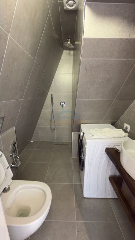 Affitto, Casa Privata  + 2 Posti Auto, Babrru