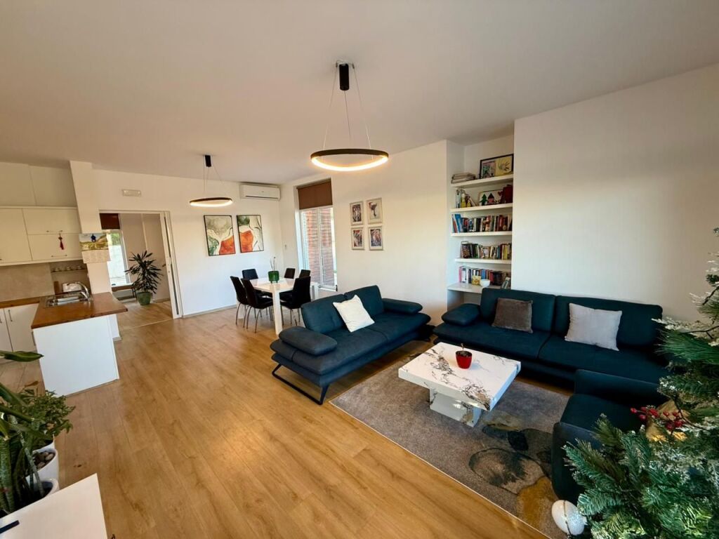 📣 SUPER VILLA FOR RENT 📍 Near Lake Farka ✨  🏡 2-Story Villa 💶 Price 2,500 Euro