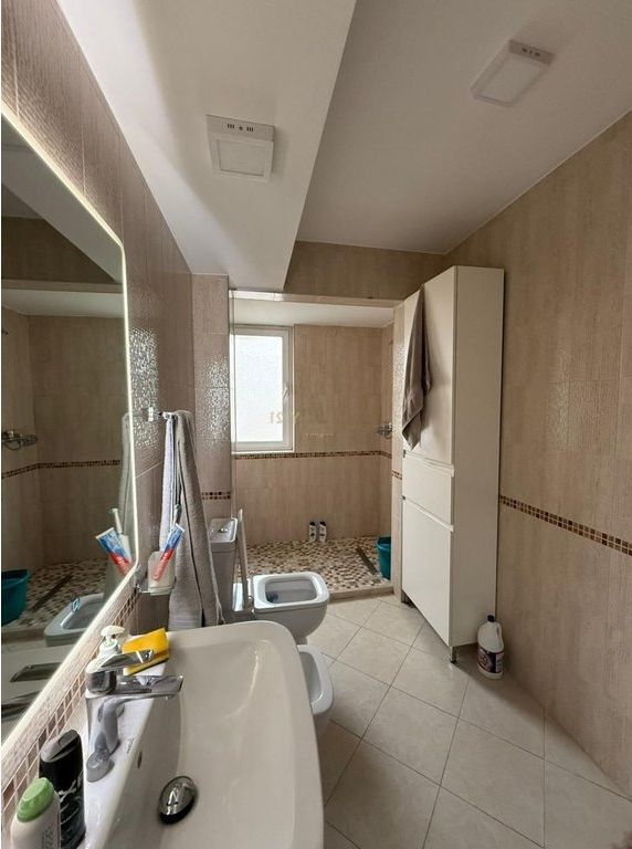 Shitet 1+1 ne zonen e Oxhakut