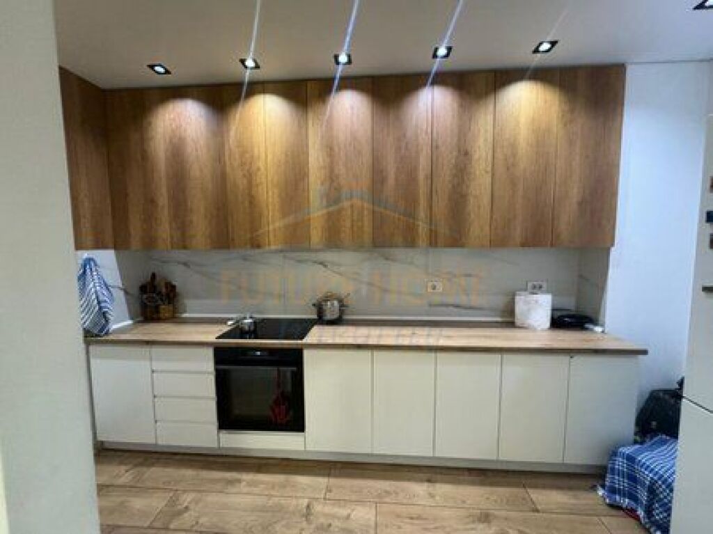 For sale, Apartment 2+1+2+Parking space, Ali Demi, Tirana.