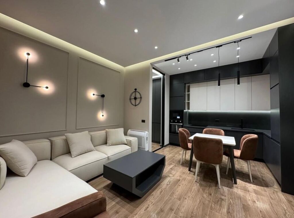 Apartament me qera 1+1 Kompleksi Delijorgji  Pallat me ashensor  I mobiluar me kushte bashkekohore  Cmimi 1000€