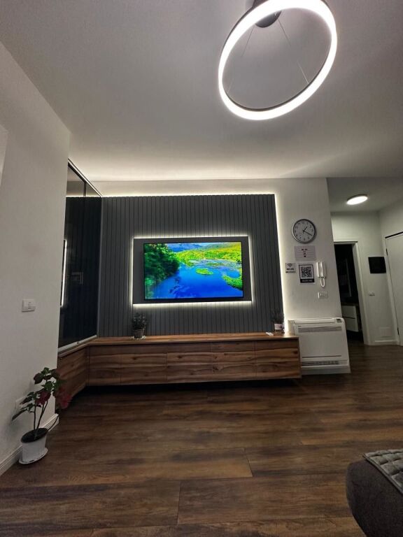 Jepet me qira apartament 1+1 tek Komuna e Parisit