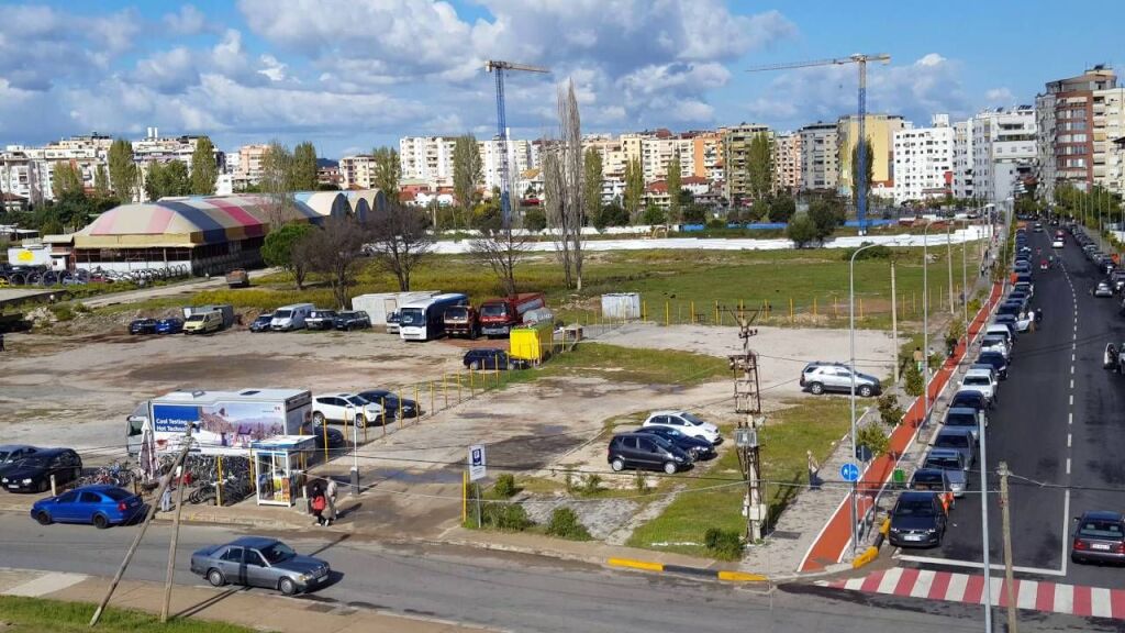 ZYRE PER QIRA ME 4 AMBIENTE PUNE TE RR.KOSOVAREVE