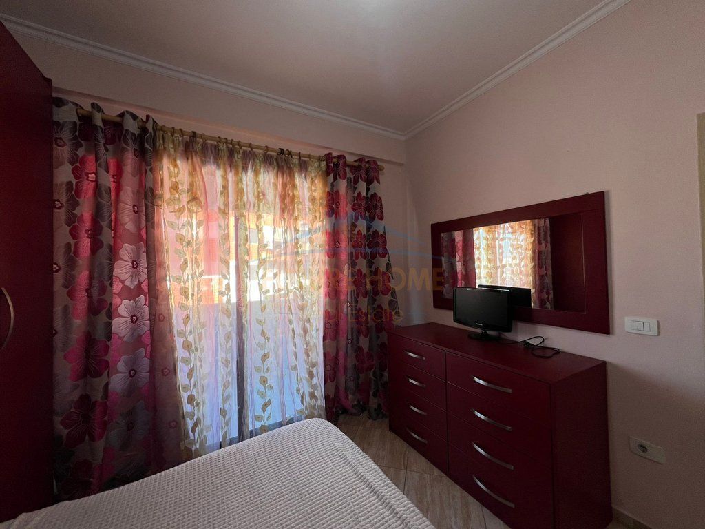 Qera, Apartament 2+1+2, Unaza E Re
