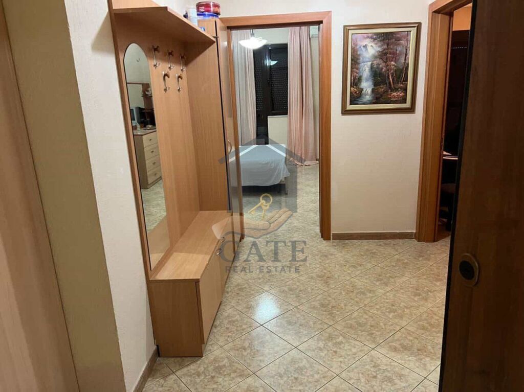 Jepet me qira Apartament 1+1 ne Plazh Iliria, Durres.
