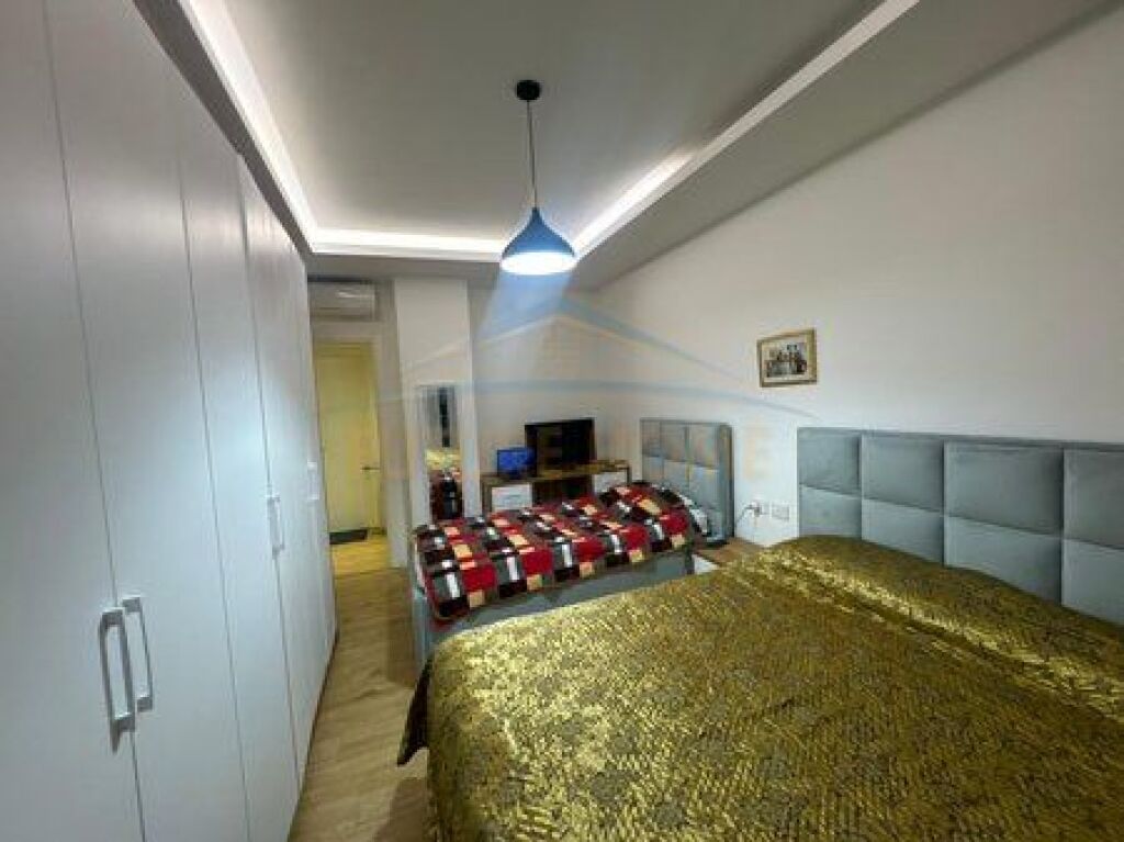 For sale, Apartment 2+1+2+Parking space, Ali Demi, Tirana.