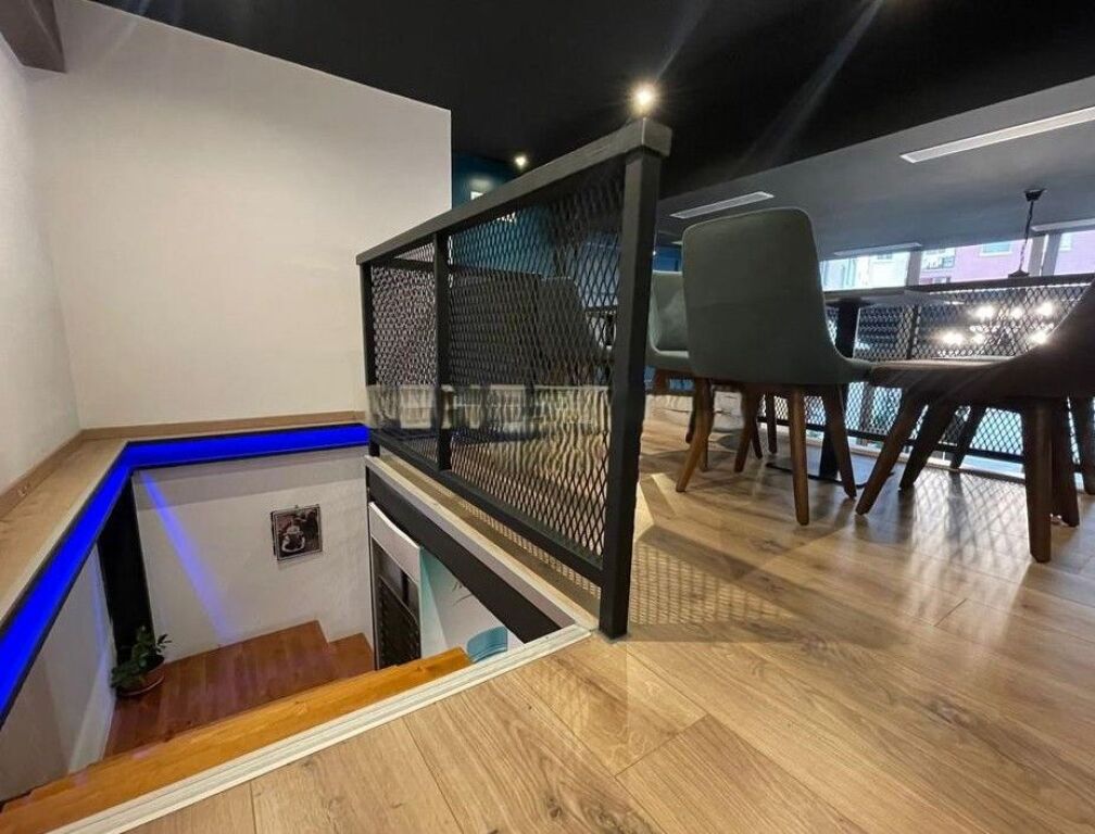 Shitet ambient komercial – Bar (Dupleks) ne Xhamllik