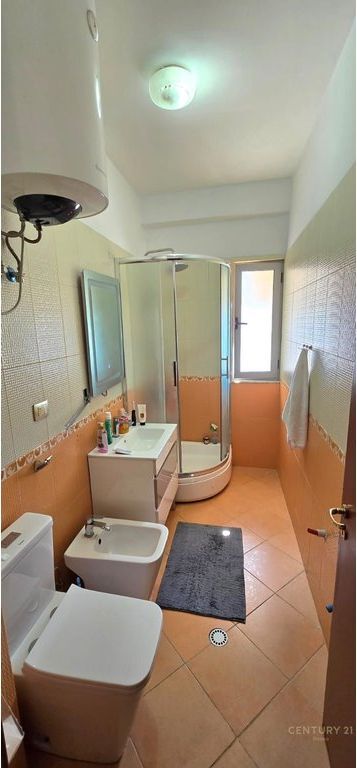 VENDESI APPARTAMENTO 2+1+2 AL NUOVO BOULEVARD STRADA JORDAN MISJA