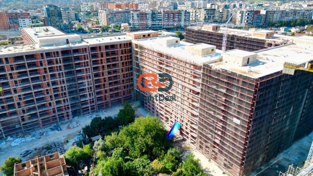 Tek Riverside Residence, Shitet Apartament 2+1+2, Me Planimetri Te Rregullt!!!