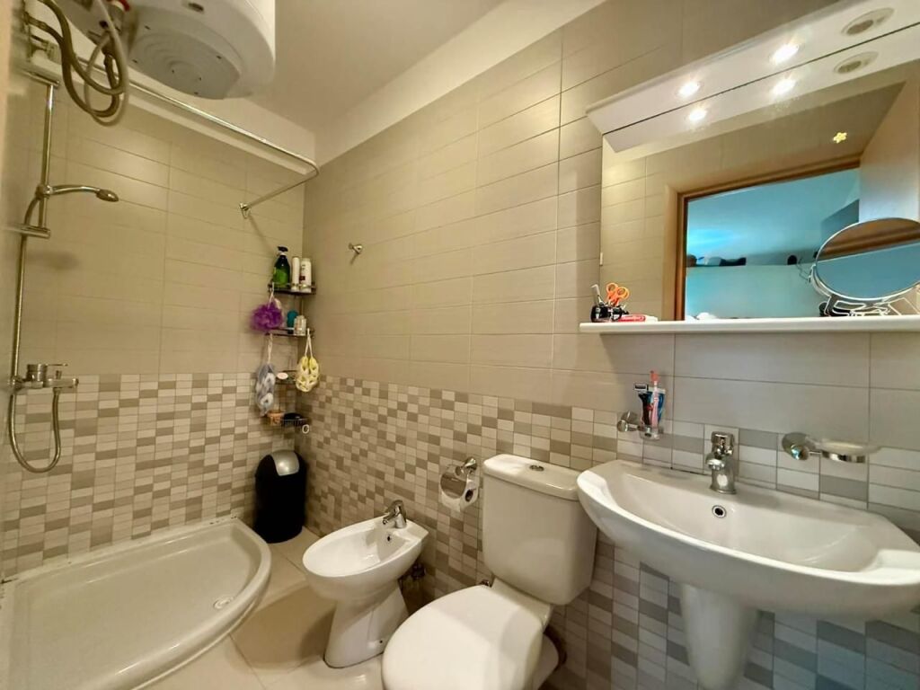 🏡 Shitet Apartament 2+1+2 – Kompleksi Ana