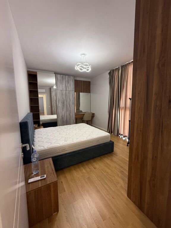 Jepet me qera apartament 2+1 tek nisharaku