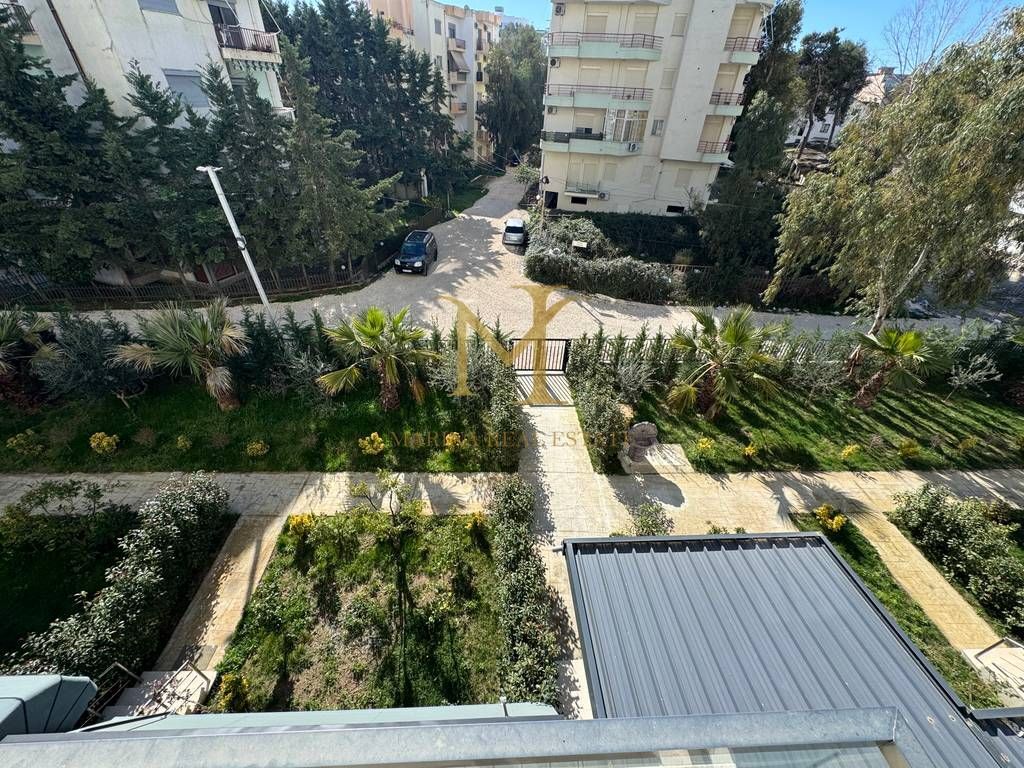 Jepet me qera apartament 1+1 në Golem