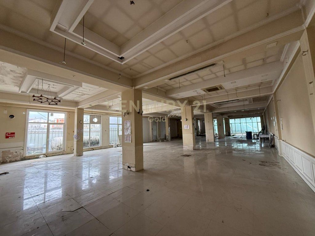 IN AFFITTO – OGGETTO MULTIFUNZIONALE Autostrada Autostrada Tiranë–Durrës, KM 1