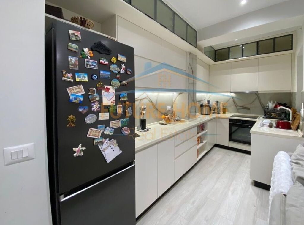 SHITET APARTAMENT 2+1 TEK STADIUMI DINAMO