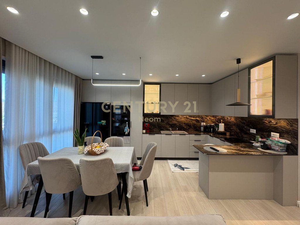 FOR SALE, MODERN 2+1+2 APARTMENT WITH 2 PARKING SPACES AND YARD, AT DRY LAKE