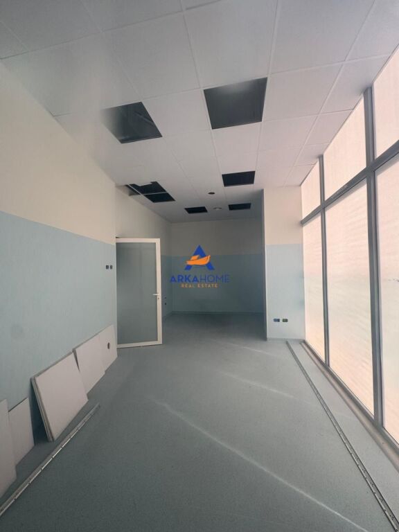 SHITET NJESI KOMERCIALE 132M2 "KOMUNA E PARISIT" 488.400 EURO