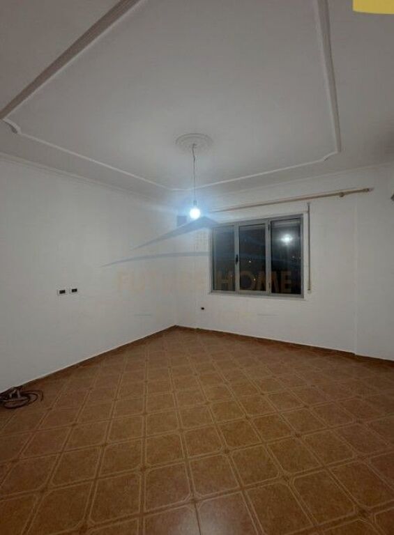 Shitet Apartament 2+1, Misto Mame