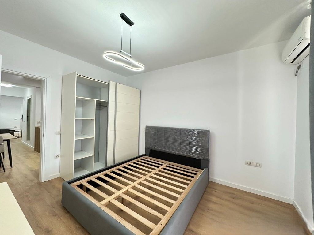 OFROJ PER QIRA APARTAMENT 1+1 NE RRUGEN MYSLYM SHYRI! 700 € /Muaj