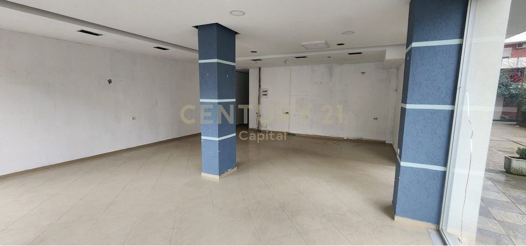 COMMERCIAL SPACE FOR RENT NEAR THE CHIMNEY