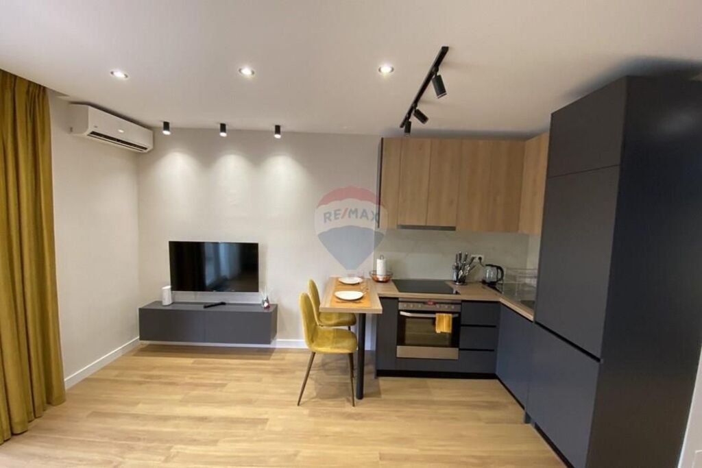 APARTAMENT 1+1 NE QENDER-PAZARI RI