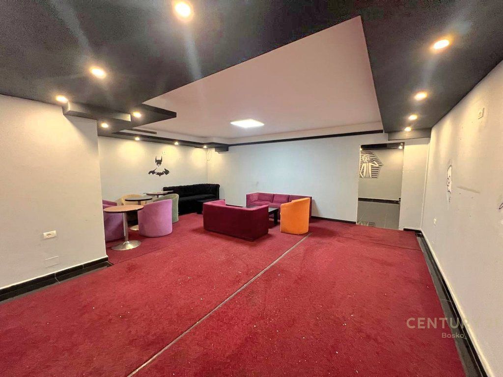 Locale commerciale in vendita in Via 5 Maggio, Tirana