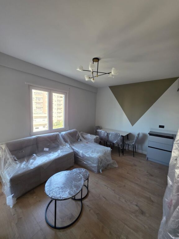 Shitet apartament 1+1 te shkembi kavajes