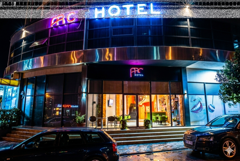 2+1 me Qera prane Rethit ,Astir