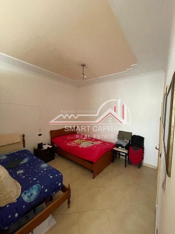 SHITET APARTAMENT 3 + 2 NË VLORE, PRANE SHKOLLES INDUSTRIALE