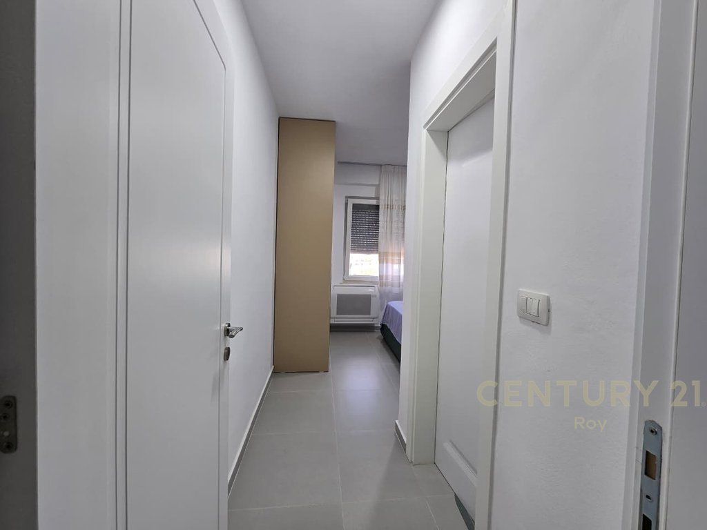 SHITET APARTAMENT 2+1+2 ME PAMJE NGA DETI NE GOLEM