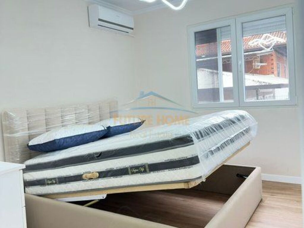 Shitet apartament 1+1, Shkolla Bajram Curri, Tirane