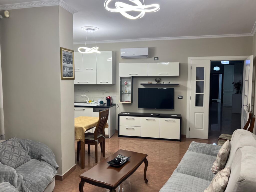 📍 Apartament 2+1+2 me Qira –Qender Tiranë