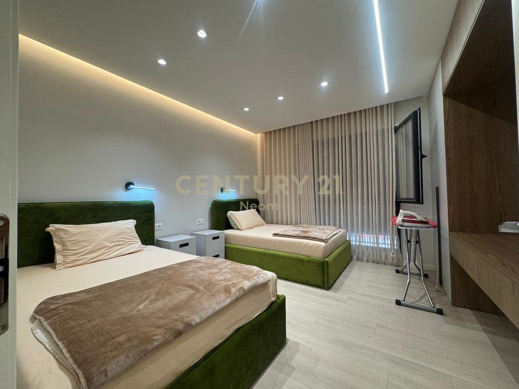 FOR SALE, MODERN 2+1+2 APARTMENT WITH 2 PARKING SPACES AND YARD, AT DRY LAKE