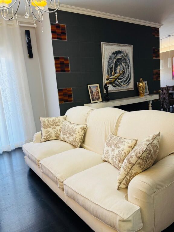 Apartament 2+1, Stadiumi Dinamo, Rr; Andon Zako Cajupi