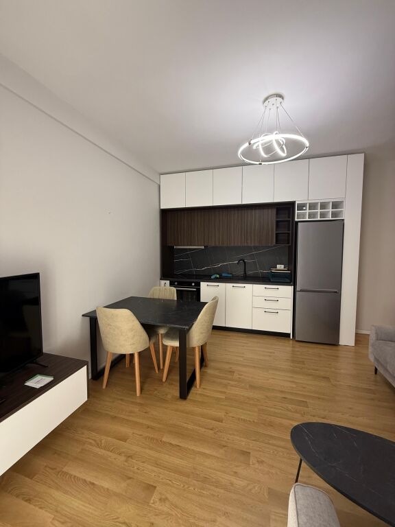 Jepet me qera apartament 2+1 tek nisharaku