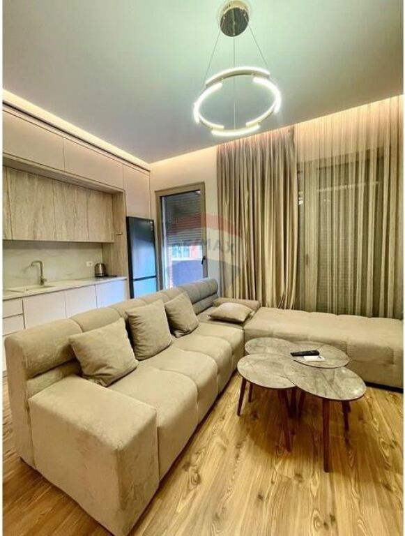 APARTAMENT 1+1 ME QIRA TE KOMPLEKSI DELIJORGJI!