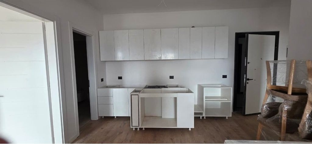 Paskuqan, Offriamo in affitto Appartamento 2+1+Posto Auto!