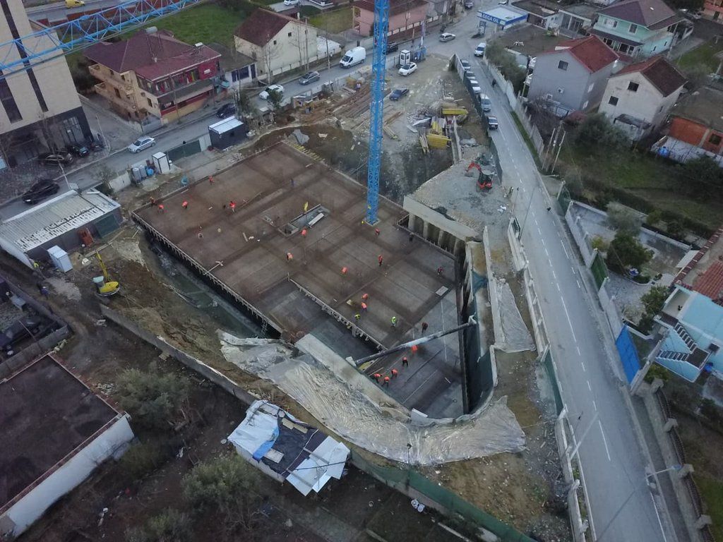 PASKUQAN! - AMBIENT KOMERCIAL CORNER BUZË RRUGE KRYESORE! INVESTIM UNIK🚨