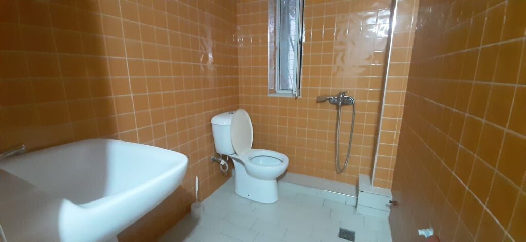 Jepet me qera gazoniere