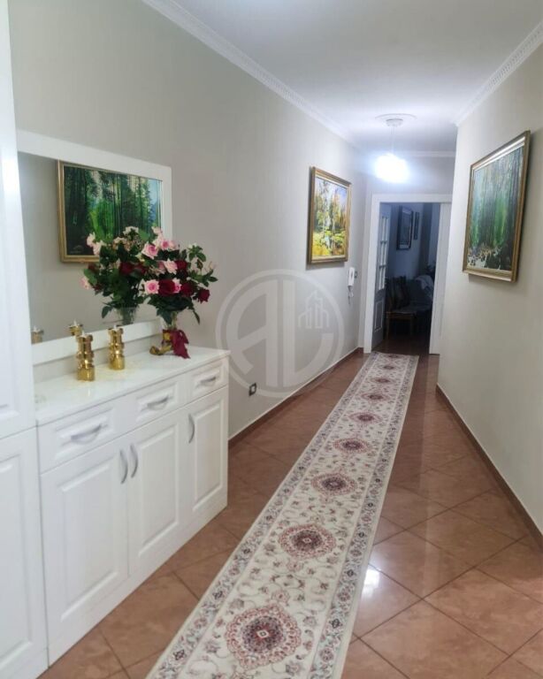Apartament për qera