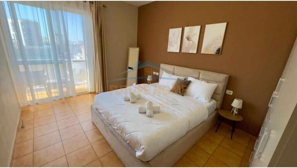 Affitto, Appartamento 1+1, Via delle Barricate, Tirana