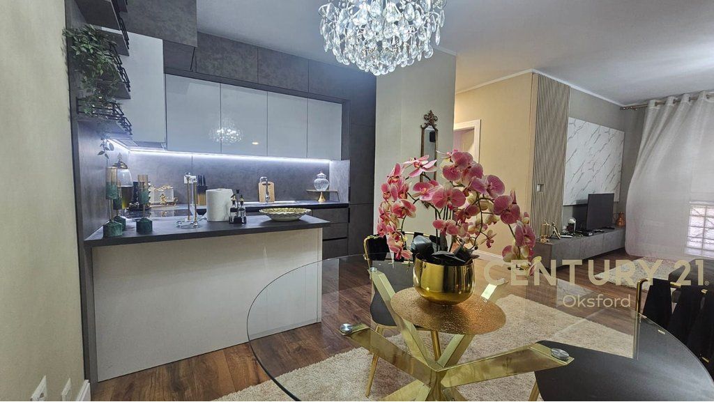 AFFITTASI APPARTAMENTO 2+1 IN VIA BARRIKADAVE