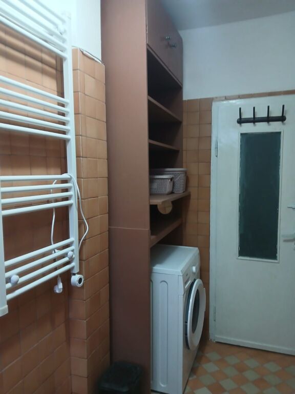 🏢A few minutes away from the Tabakeve Bridge, a 1+1 furnished apartment is for rent. 52,000 Leke         